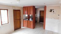 Lounges - 18 square meters of property in Tongaat