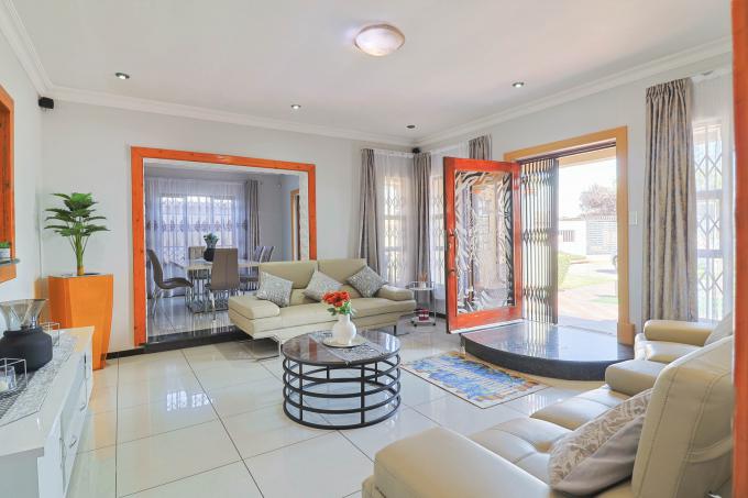 4 Bedroom House for Sale For Sale in Lenasia - MR640365