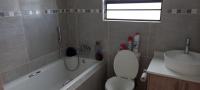 Bathroom 1 of property in Heidedal