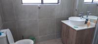 Bathroom 2 of property in Heidedal