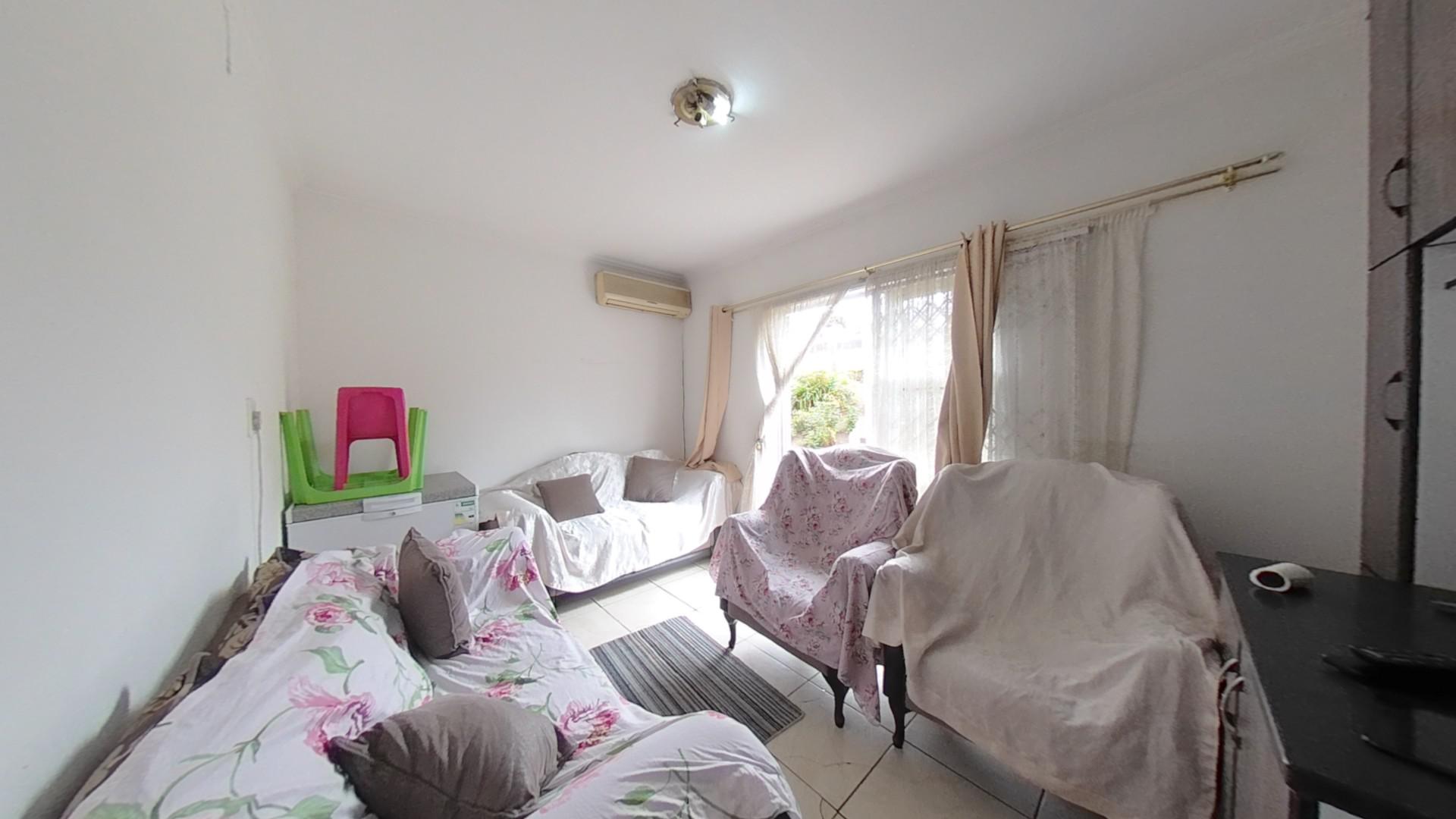 Main Bedroom - 12 square meters of property in Tongaat