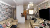 Lounges - 26 square meters of property in Montclair (Dbn)