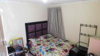 Main Bedroom - 15 square meters of property in Montclair (Dbn)