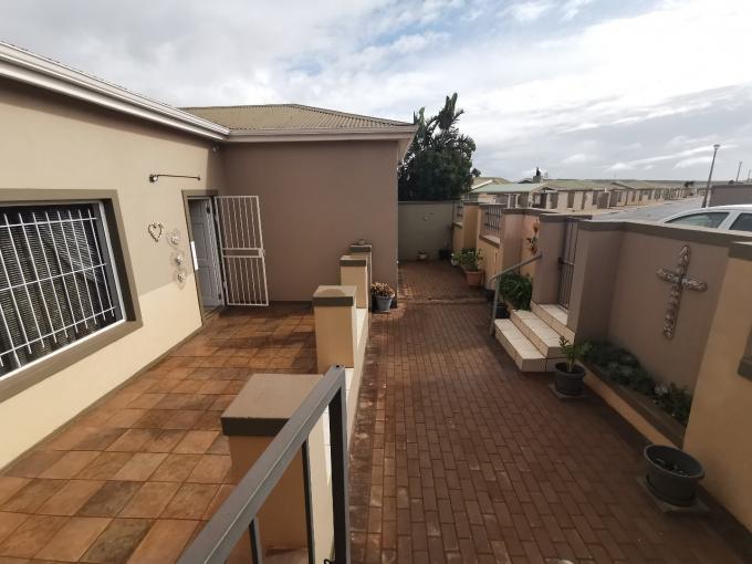 3 Bedroom House for Sale For Sale in Vredenburg - MR640700