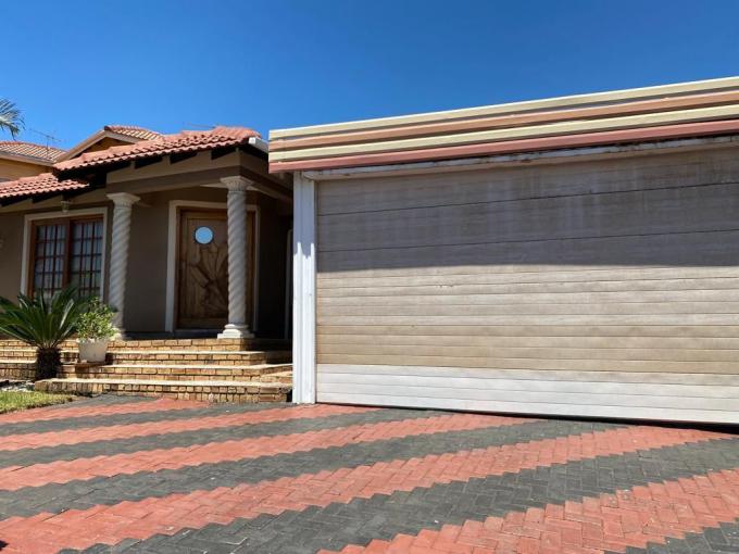 3 Bedroom House for Sale For Sale in Tlhabane West - MR640770