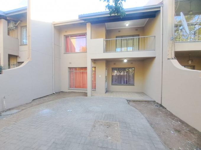 4 Bedroom Simplex for Sale For Sale in Rustenburg - MR640782