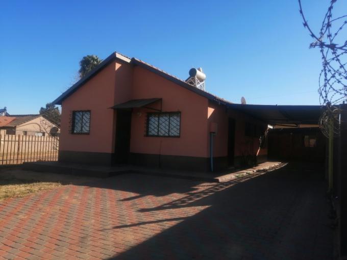 3 Bedroom House for Sale For Sale in Lenasia South - MR640800