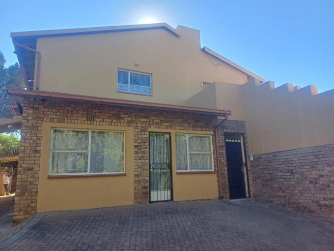 3 Bedroom House for Sale For Sale in Glenvista - MR640825