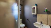 Main Bathroom - 4 square meters of property in Dawn Park