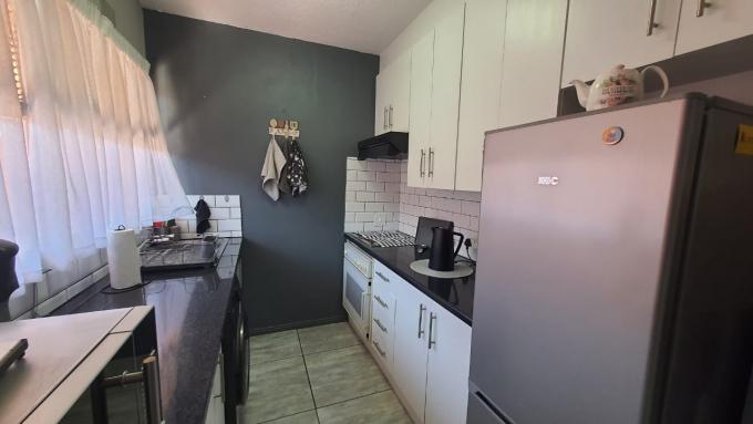 1 Bedroom Sectional Title for Sale For Sale in Edenvale - MR640950