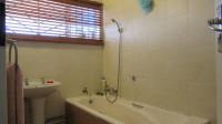 Bathroom 1 - 6 square meters of property in Ennerdale