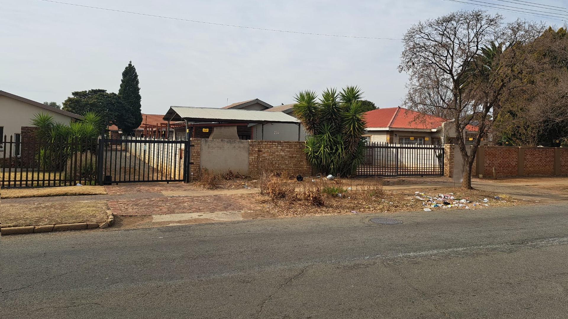 Front View of property in Potchefstroom