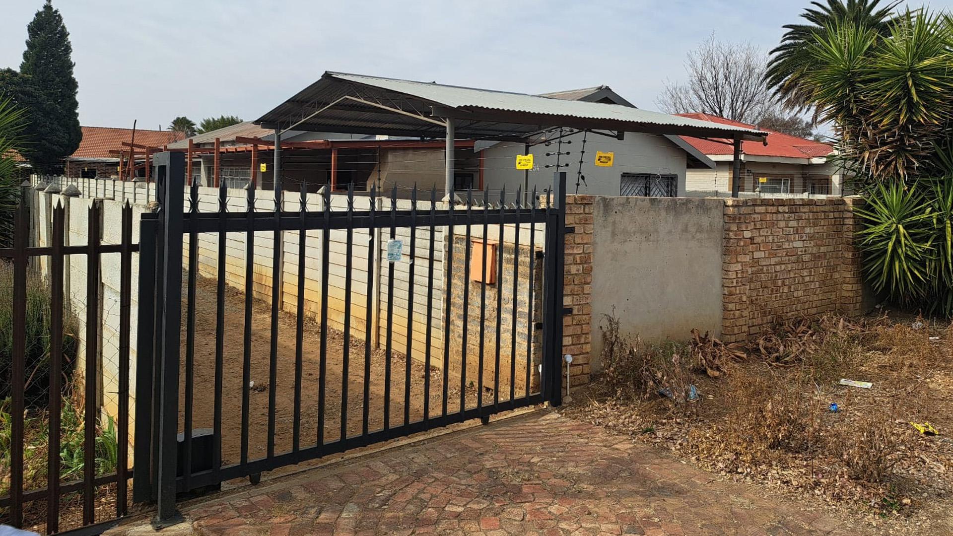 Front View of property in Potchefstroom