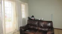 Lounges - 25 square meters of property in Ferndale - JHB