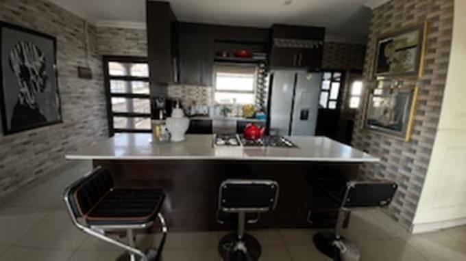 3 Bedroom Cluster for Sale For Sale in Kempton Park - MR641005