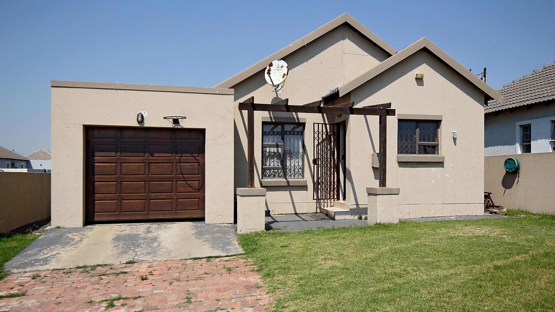 Front View of property in Ermelo