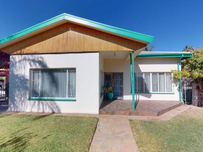 3 Bedroom House for Sale For Sale in Upington - MR641021