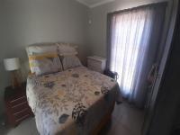 Main Bedroom of property in Protea Glen