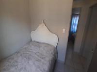 Bed Room 1 of property in Protea Glen