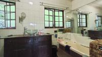 Main Bathroom - 9 square meters of property in Clarendon