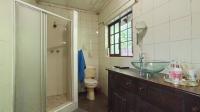 Main Bathroom - 9 square meters of property in Clarendon