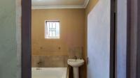 Bathroom 1 - 4 square meters of property in Dawn Park