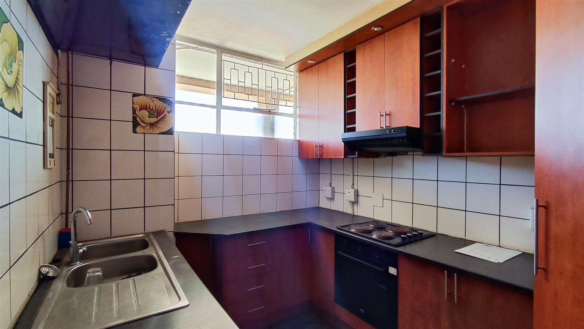 Kitchen - 10 square meters of property in Alberton