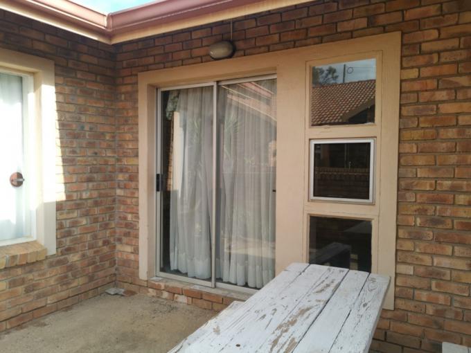 3 Bedroom Simplex to Rent in Rensburg - Property to rent - MR641378