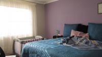 Bed Room 1 - 17 square meters of property in Greenhills