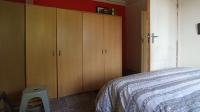 Bed Room 2 - 10 square meters of property in Die Hoewes