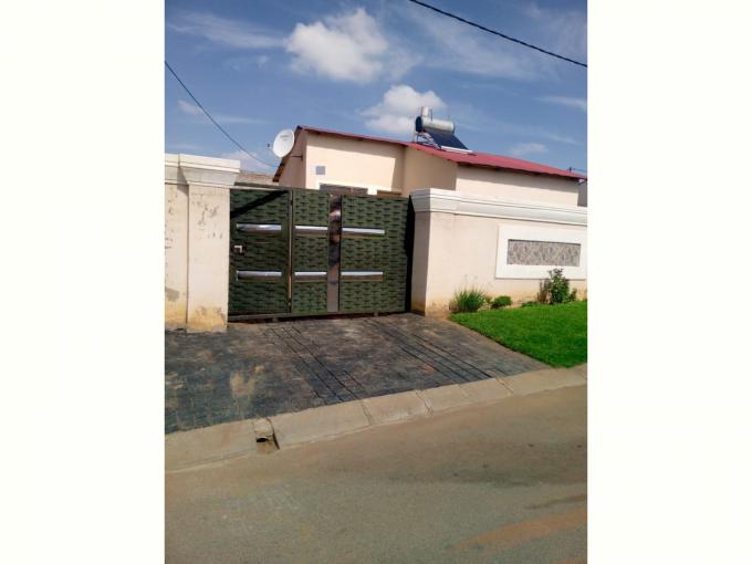 2 Bedroom House for Sale For Sale in Vlakfontein - MR641460