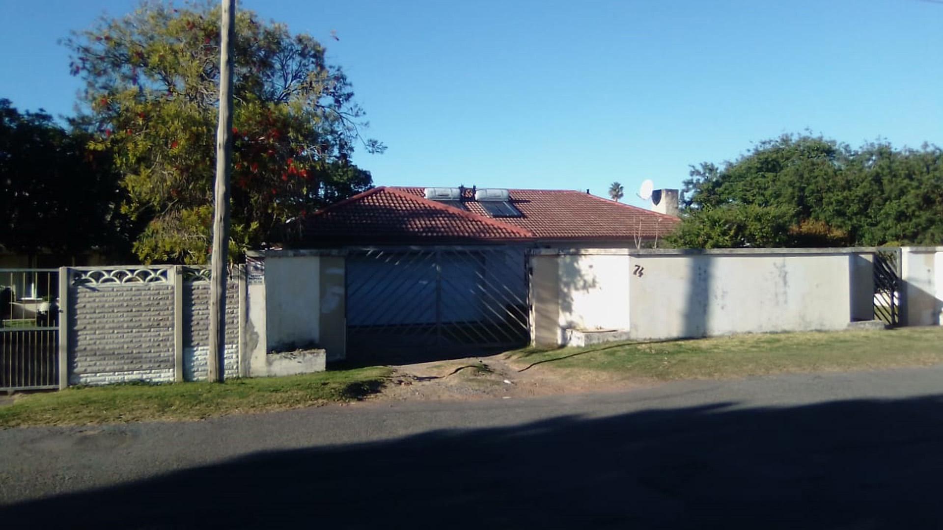 Front View of property in Gonubie