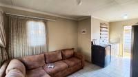 Lounges - 14 square meters of property in Palm Ridge