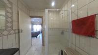 Main Bathroom - 7 square meters of property in Shelly Beach