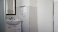 Bathroom 1 - 7 square meters of property in Radiokop