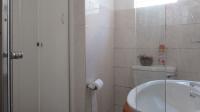 Main Bathroom - 3 square meters of property in Radiokop