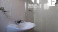 Main Bathroom - 3 square meters of property in Radiokop