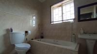 Bathroom 1 - 7 square meters of property in Highveld