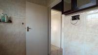 Bathroom 1 - 7 square meters of property in Highveld