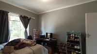 Bed Room 2 - 14 square meters of property in Highveld