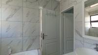 Main Bathroom - 10 square meters of property in Amandasig