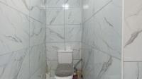 Main Bathroom - 10 square meters of property in Amandasig