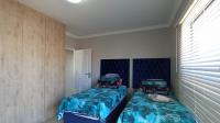 Bed Room 1 - 15 square meters of property in Amandasig