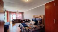 Main Bedroom - 35 square meters of property in Norkem park