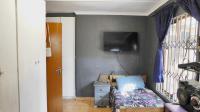 Bed Room 1 - 30 square meters of property in Kingsburgh