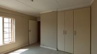 Bed Room 1 - 13 square meters of property in Erand Gardens