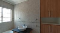 Bathroom 1 - 6 square meters of property in Erand Gardens