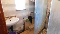 Bathroom 1 - 5 square meters of property in Musgrave