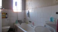 Bathroom 1 - 5 square meters of property in Florida