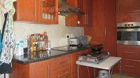 Kitchen - 14 square meters of property in Helderkruin